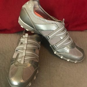 💥Skechers slip-ons💥